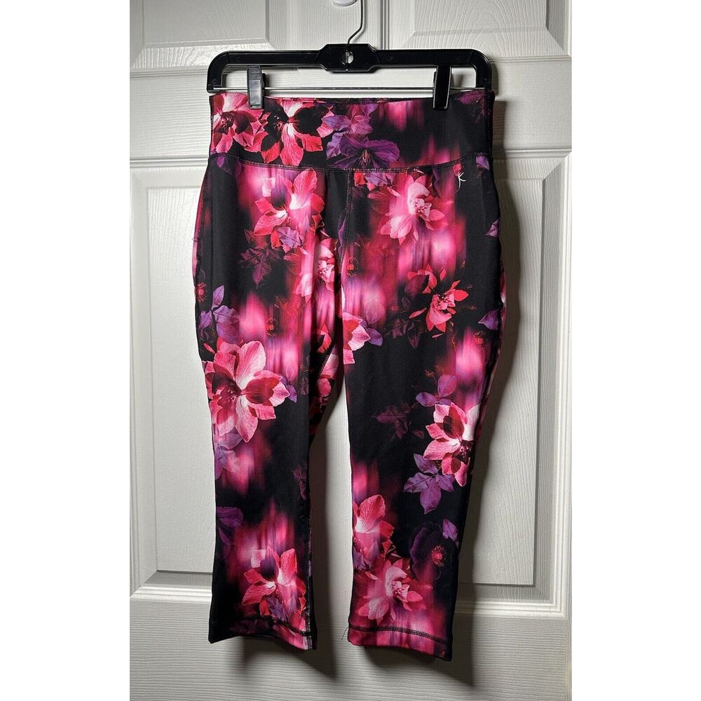 Danskin Now Fitted Pink/Red Floral Print Capri's Size Small